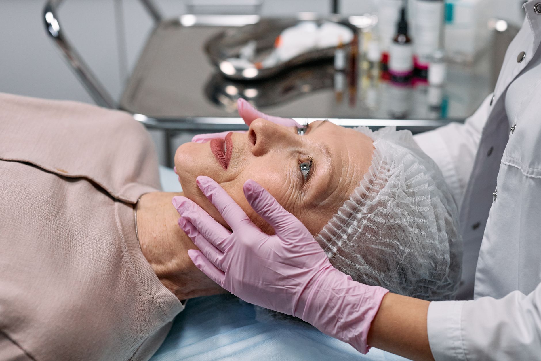 Top 5 Benefits of A Face And Neck Lift Surgery