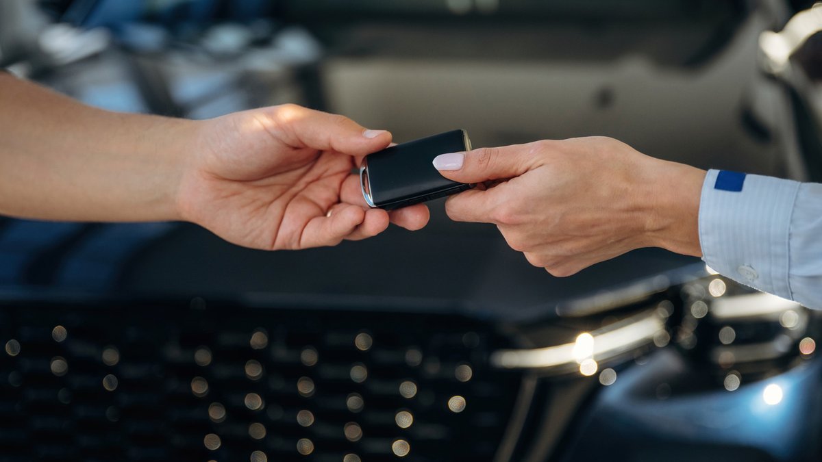 Fraud scheme turns good credit into luxury cars fast - luxury car fraud