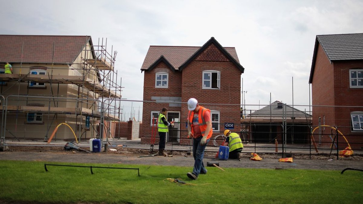 House Prices Rise as Mortgage Rates Ease From War House Prices Rise as Mortgage Rates Ease From War - uk house prices