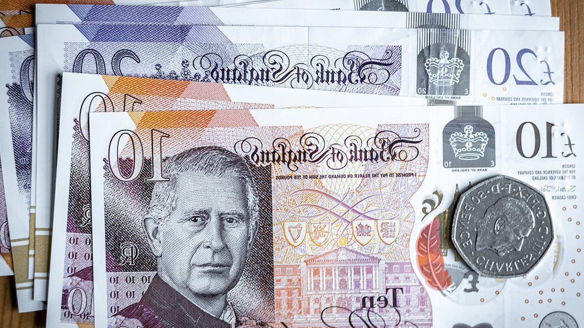 Co-op Bank offers £300 to switch accounts - bank switch offer
