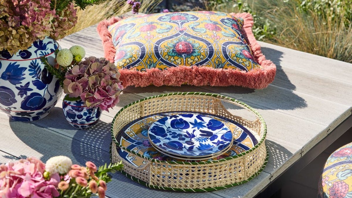 Stylish Picnic Essentials Heatwave Summer Picks