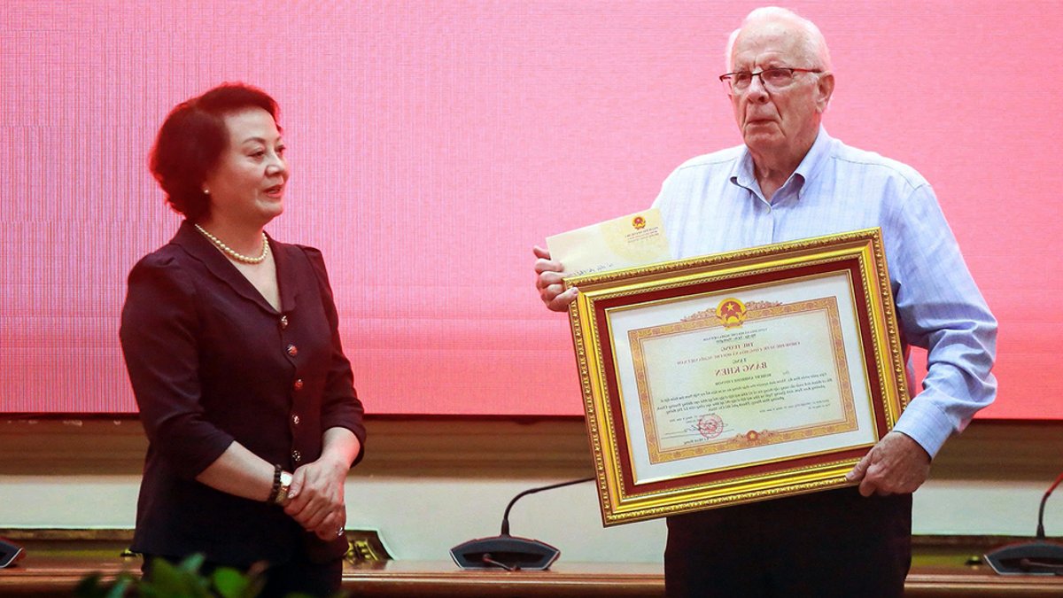 US Veteran Seeks Families for Fallen Soldiers - vietnam war
