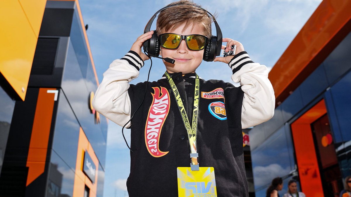 Hot Wheels crowns UK's tiniest F1 team principal - tiniest team principal