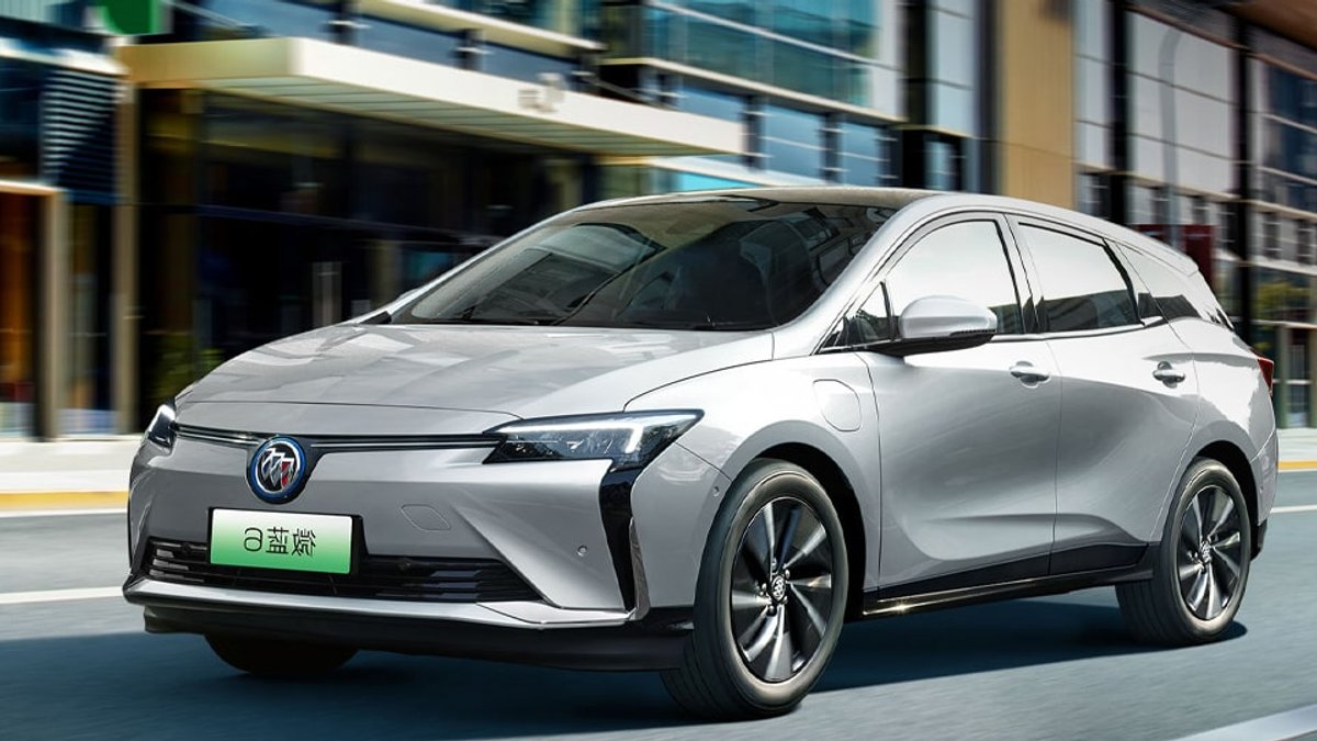 China exports record half a million plug-in cars in June - plug-in cars
