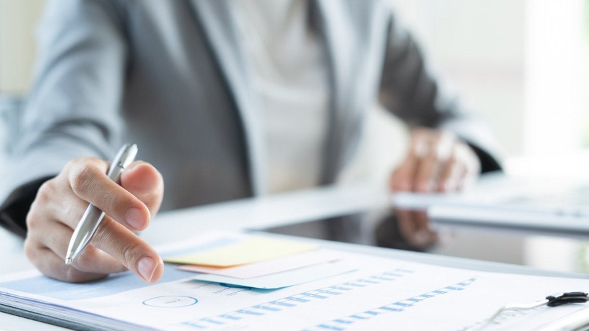 Investors flock to ETFs over mutual funds - etfs mutual funds