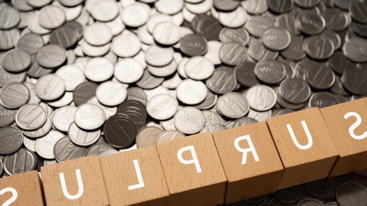 Trustees urged to act on surplus despite risks - pension trustees