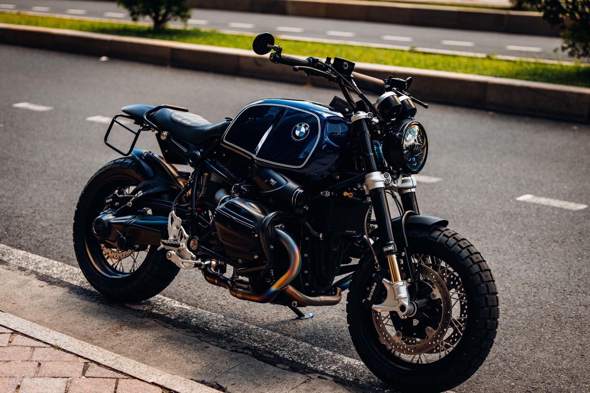 BMW R 1200 R: A Ride Like No Other with TVS Eurogrip Tyres
