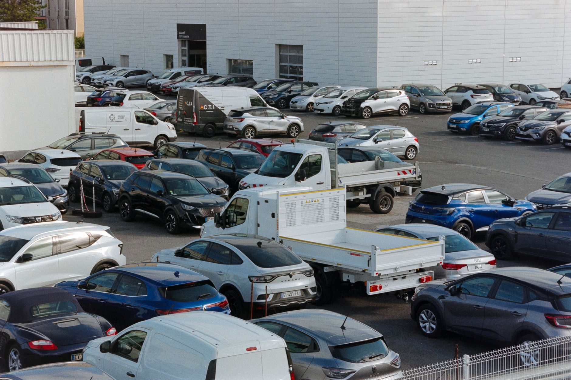 Is it Worth Looking for Car Dealerships in Greece NY?