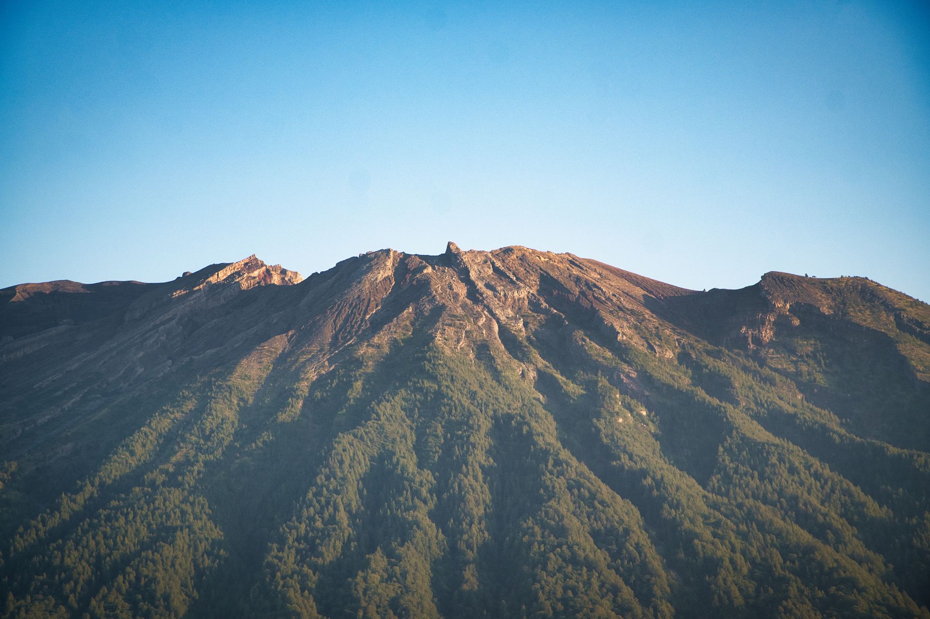 Mount Rinjani Hike: Discover the Heartbeat of Lombok’s Wilderness