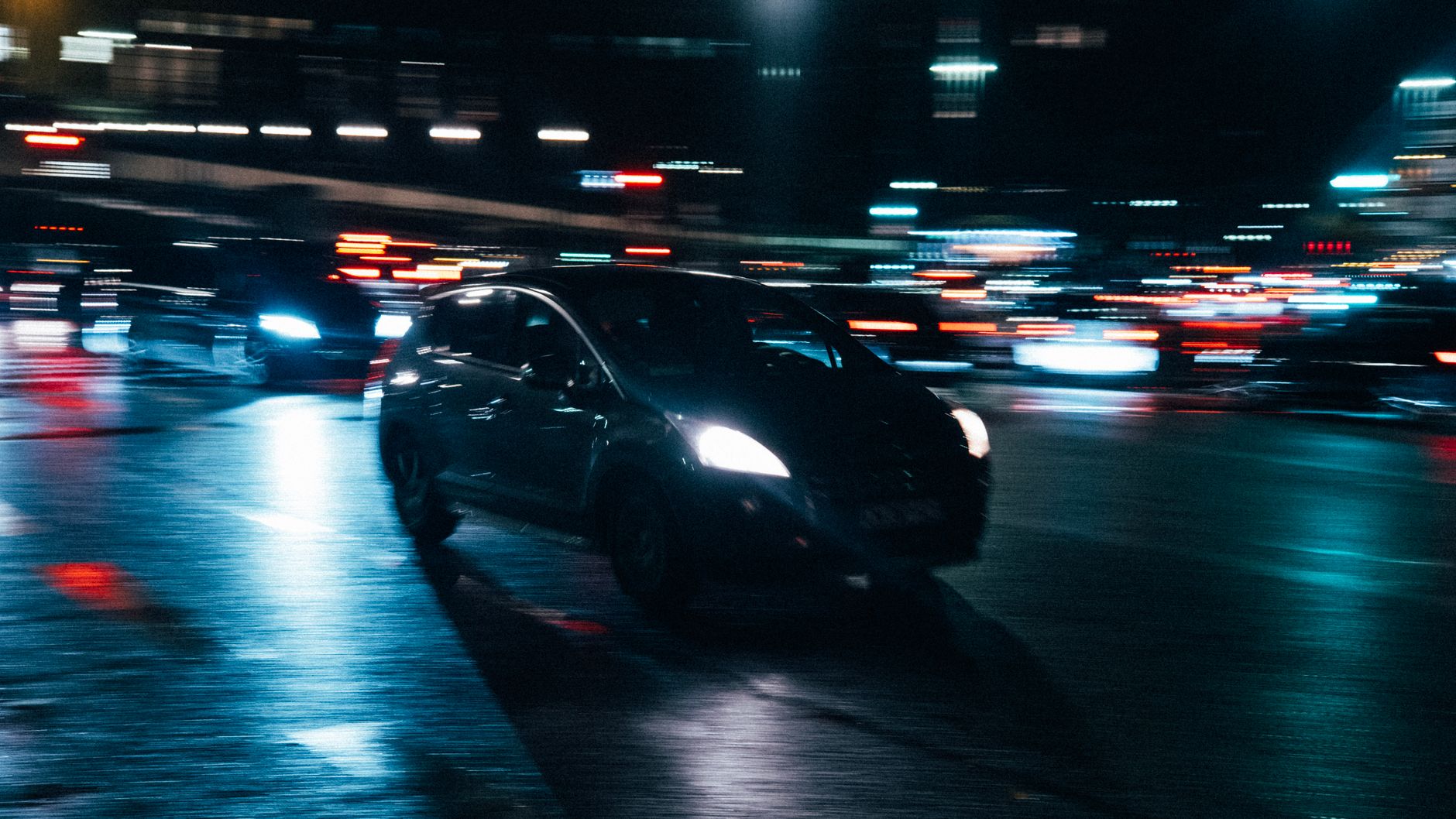 Advantages of Shipping Your Car Over Driving It Across the Country