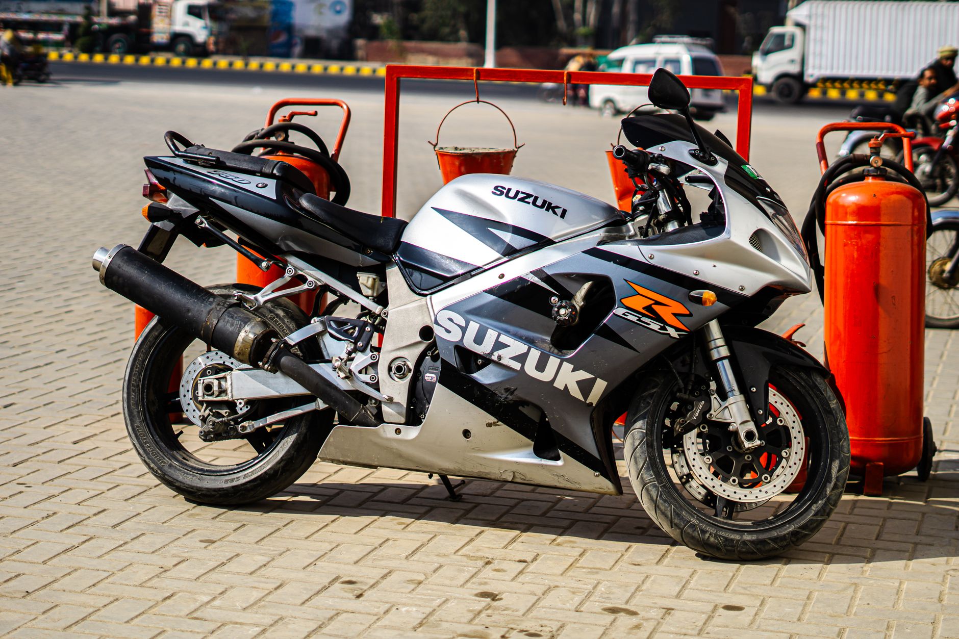 How to easily find the perfect tyre for your Suzuki Burgman Street Air Pressure, Size & Price