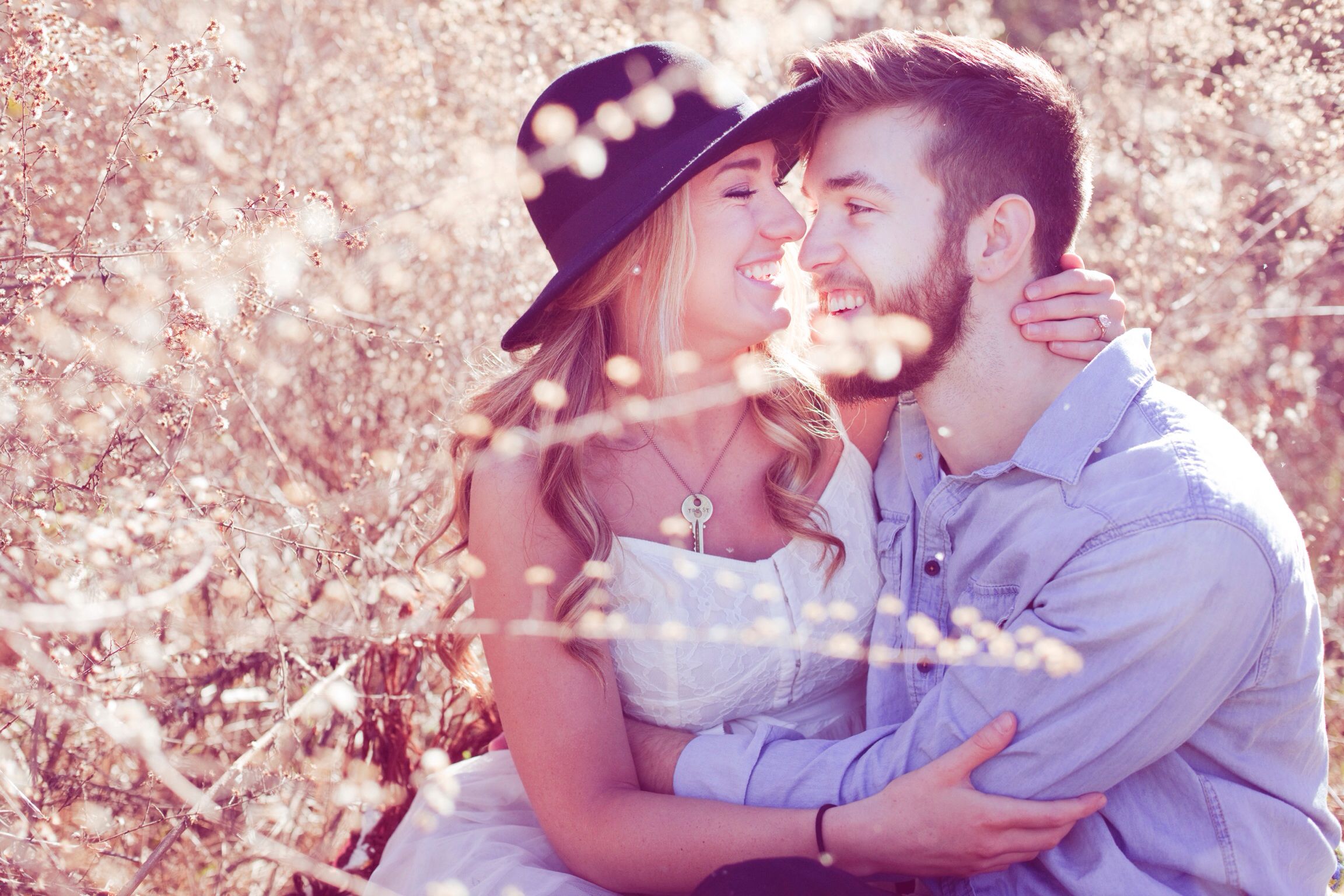 Capturing Love on a Shoestring: DIY Engagement Photo Ideas on a Budget