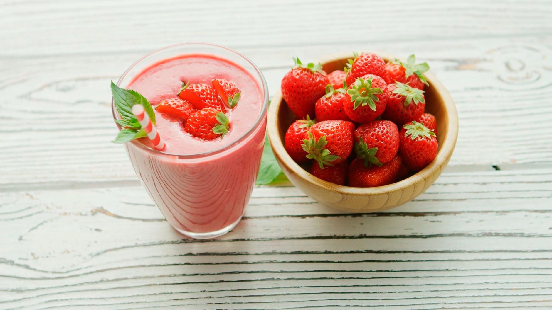 Strawberry Smoothie Powered Delta Eight Vape Juice