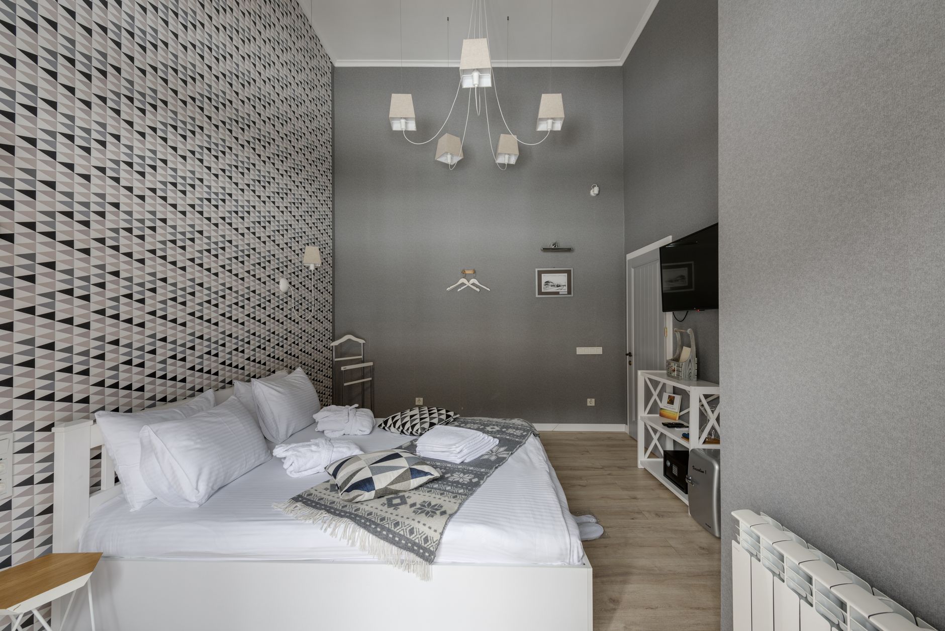 How Much Does an Extra Bed Cost to Stay at a Hotel?