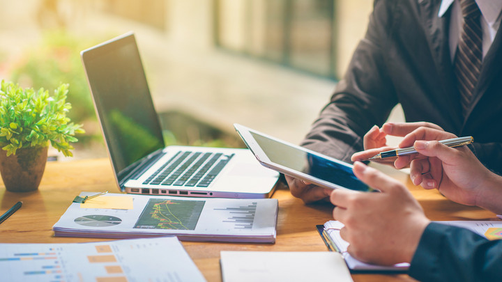 Why Small Businesses Should Work With a Digital Consultant