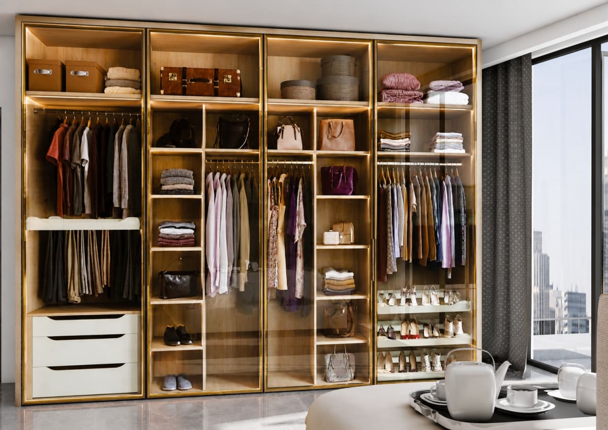 Walk-in Closet — view 3