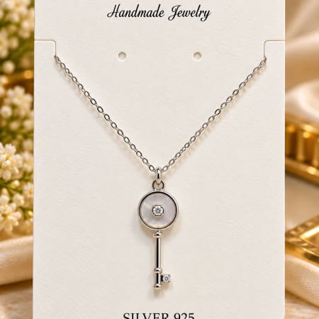 92.5 STERLING SILVER ITALIAN CHAIN PENDANT – 92.50 % silver