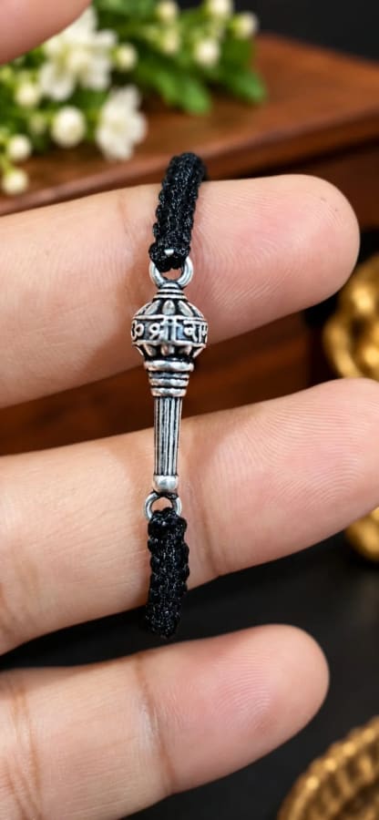 BLACK THREAD + HANUMAN GADA PENDAL 92.5 Silver – Front View