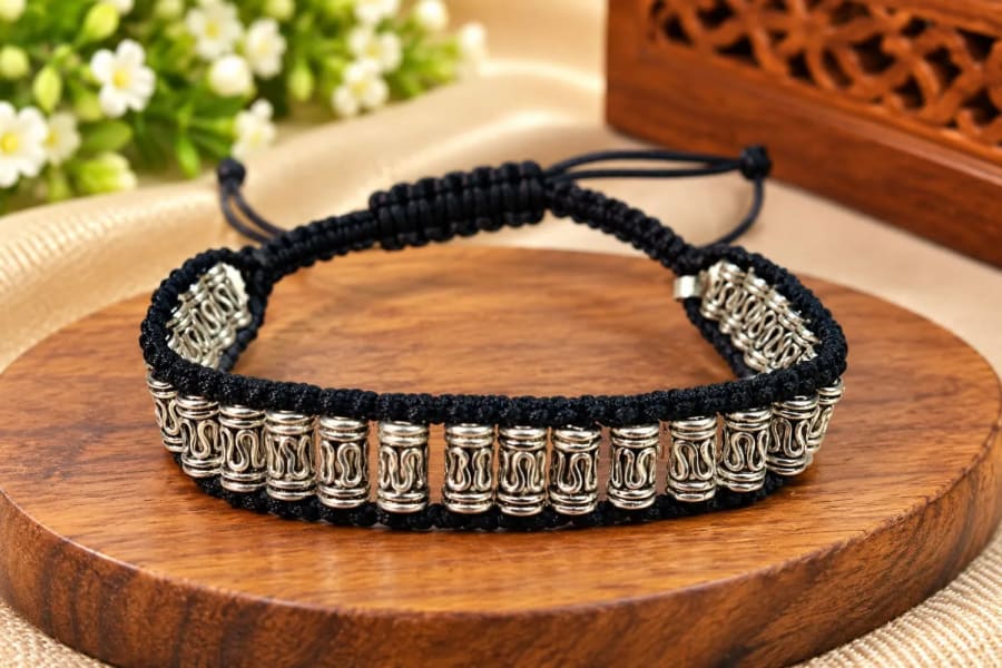 BLACK THREAD+22 BEATS 92.5 SILVER – Front View