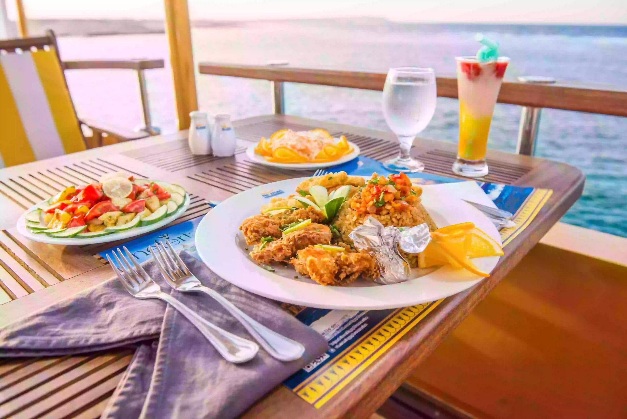 Nefertari Cruise Submarine in Hurghada – Snorkeling & Dining 4