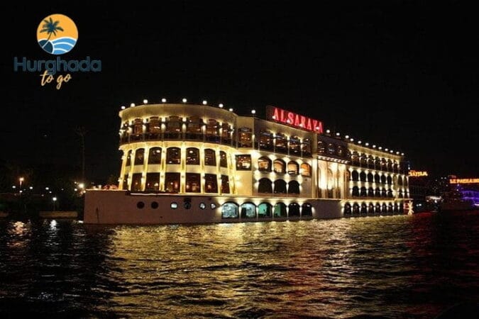 Nile dining and cruise setting