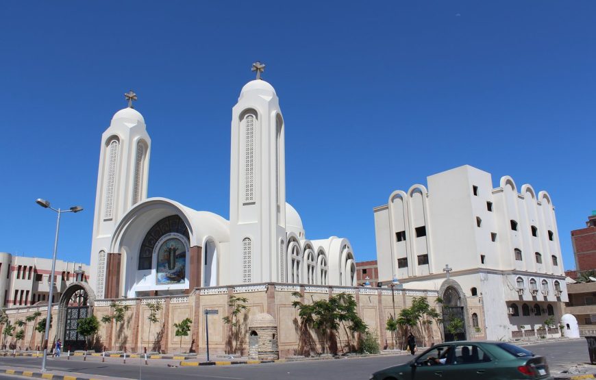 Hurghada city scenery along routes visitors may explore independently.