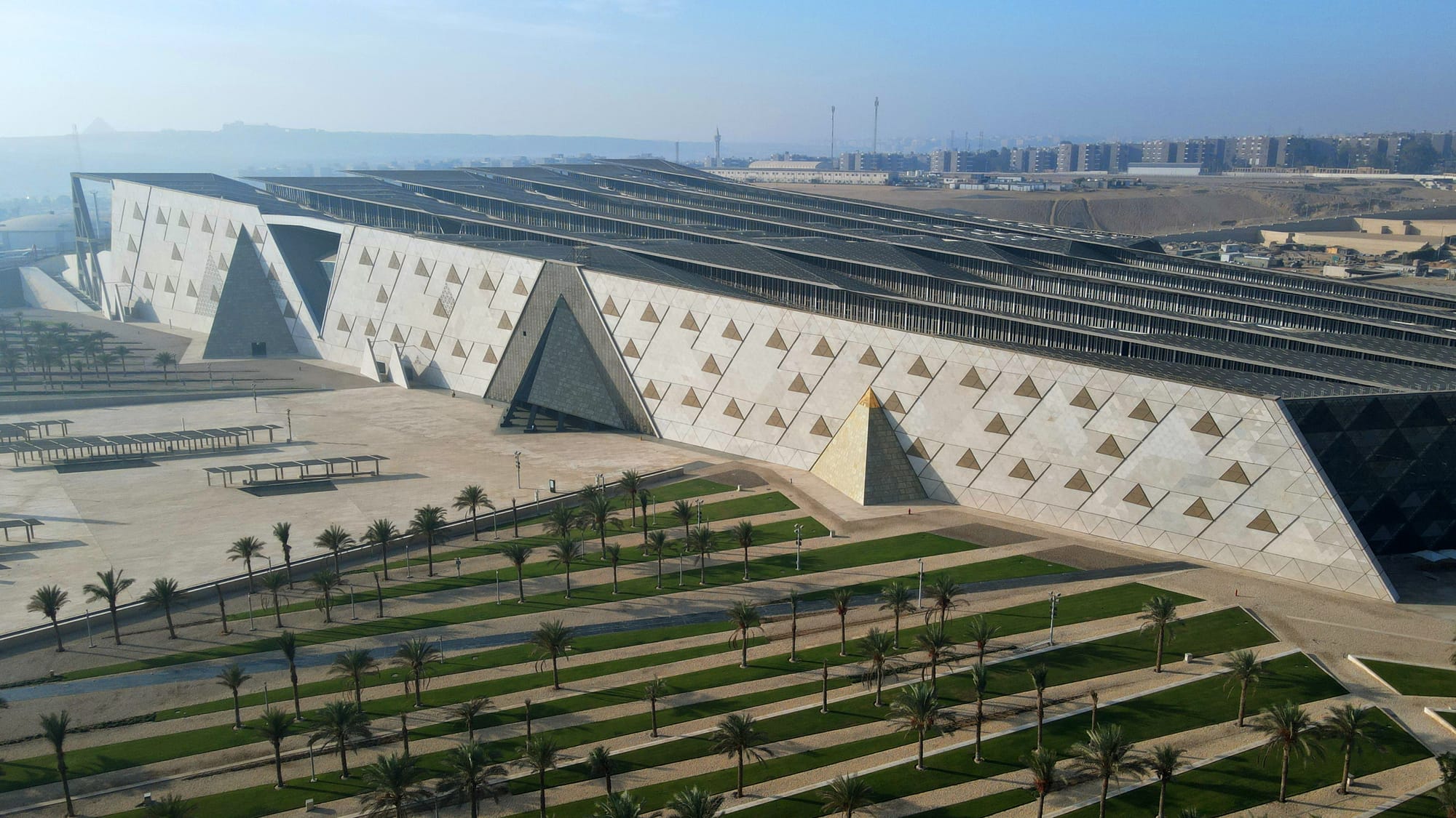 Grand Egyptian Museum architecture