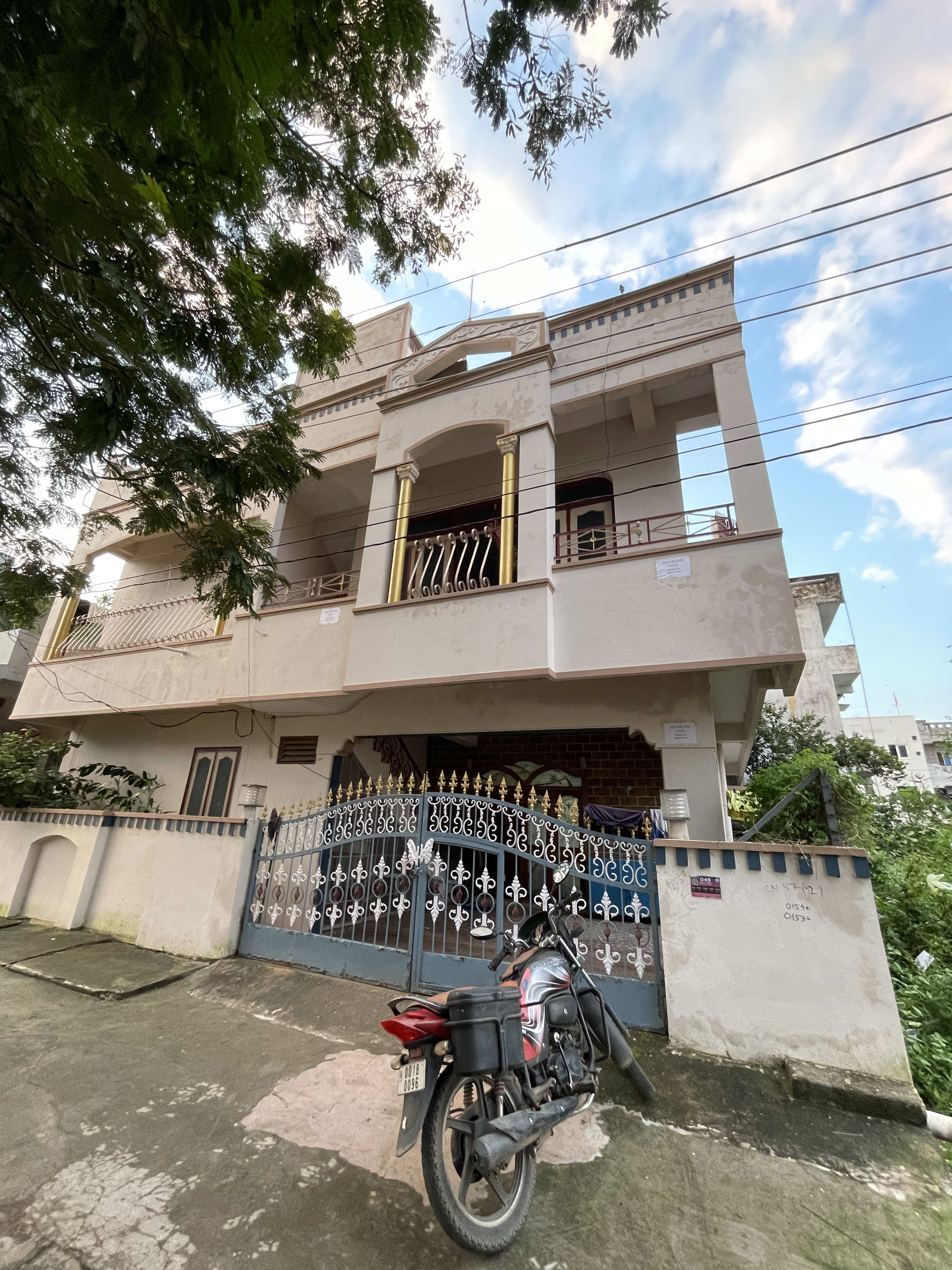 House for sale photo 1