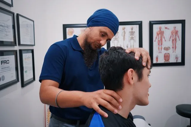 Neck Pain Treatment in Surrey: Causes and Exercises