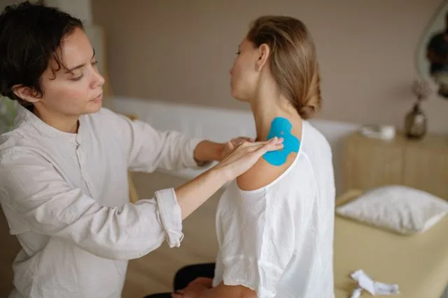 Rotator Cuff Injury Treatment in Surrey: Symptoms, Causes and Physiotherapy
