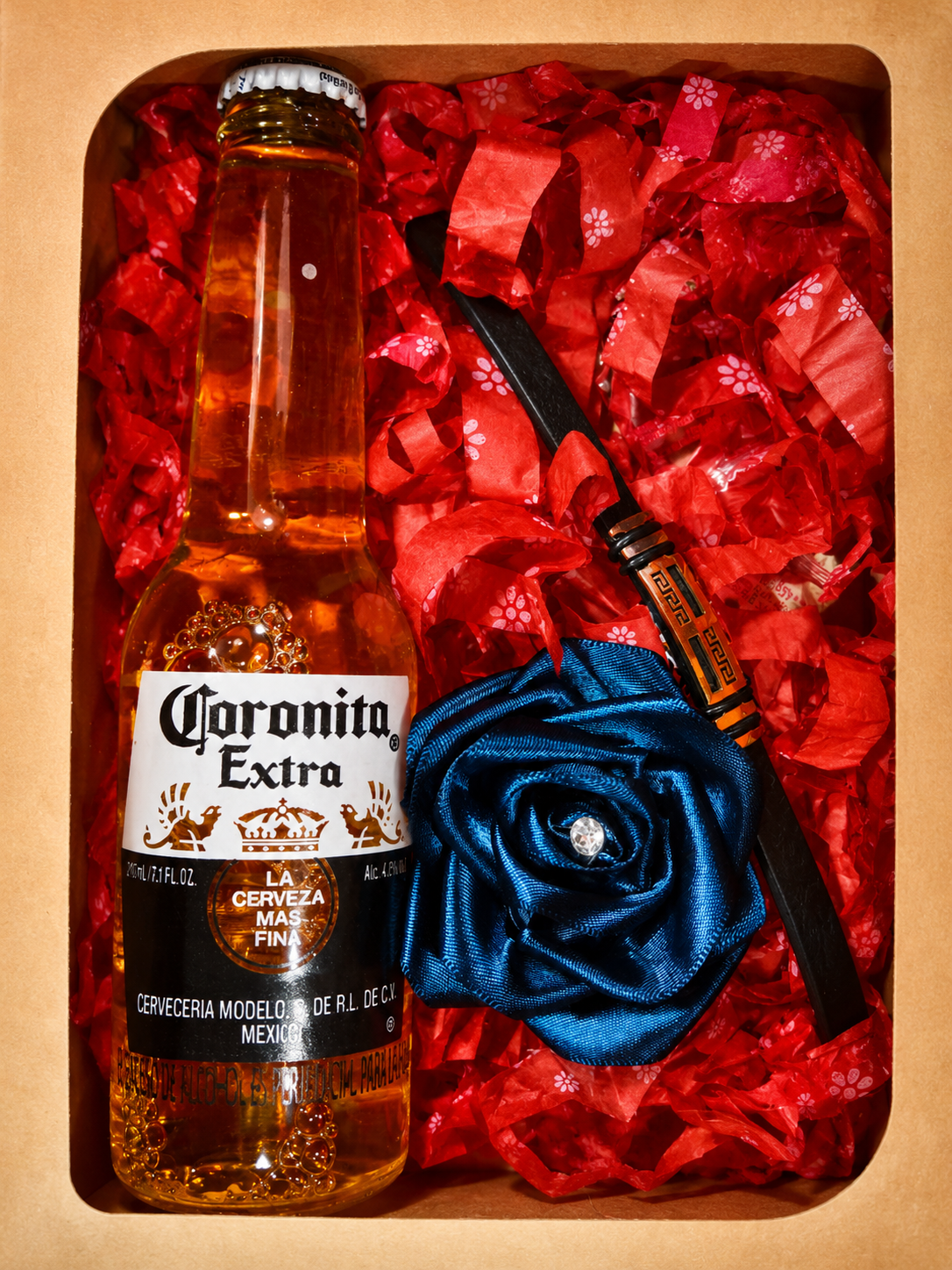 Caja con manilla
