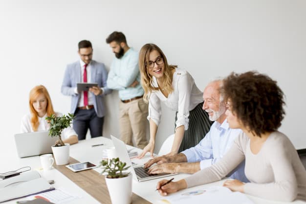 5 yếu tố nhận diện một MÔI TRƯỜNG LÀM VIỆC CHUYÊN NGHIỆP