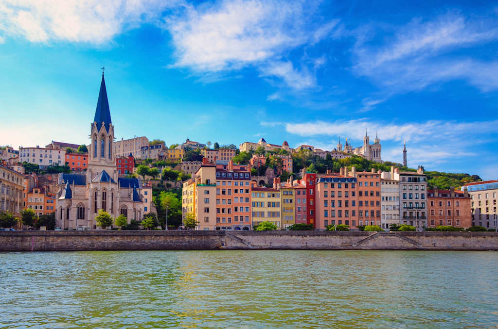 France Bike & River Cruise: Lyon to Nice Guided Bicycling Vacation