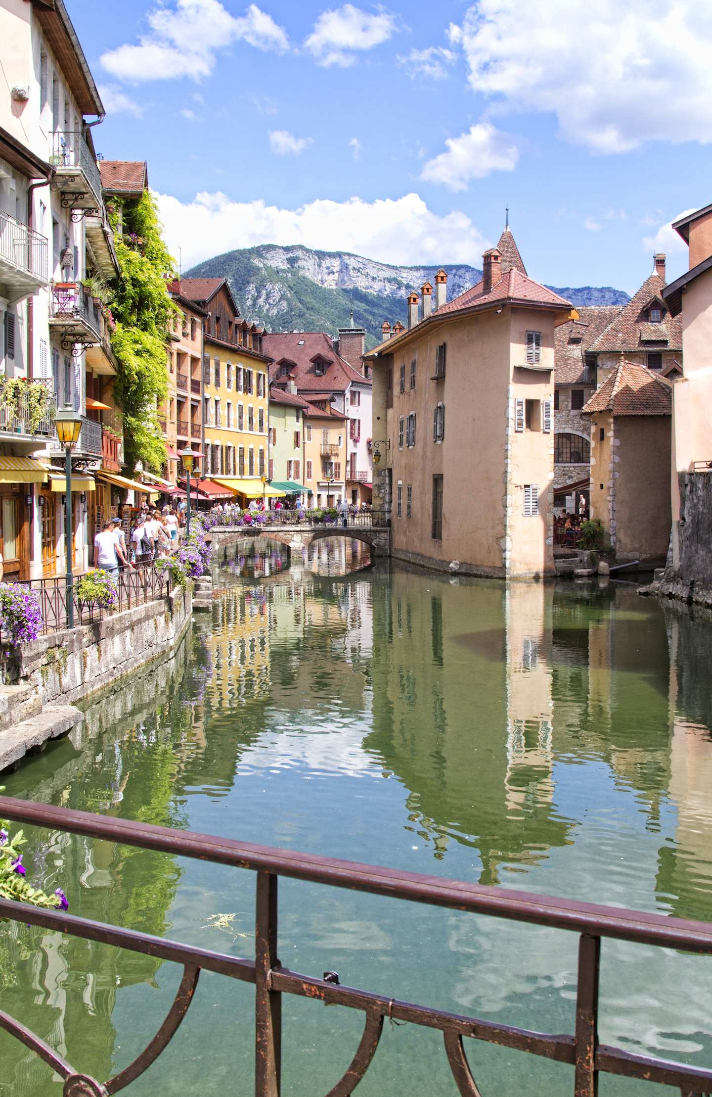 Switzerland & France: Lake Geneva, Annecy & Valleys of the Alps