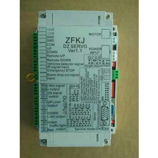 Barrera ZKTeco, con brazo vehicular iluminado de 3 metros