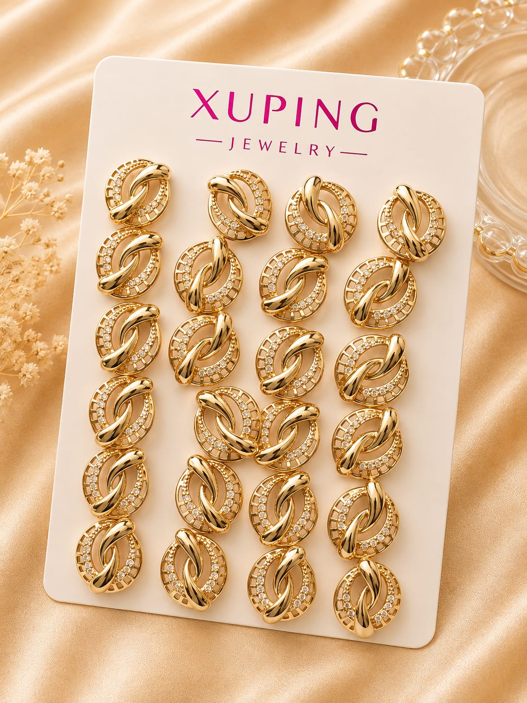 Interlocking Ring Pavé Stud Earrings