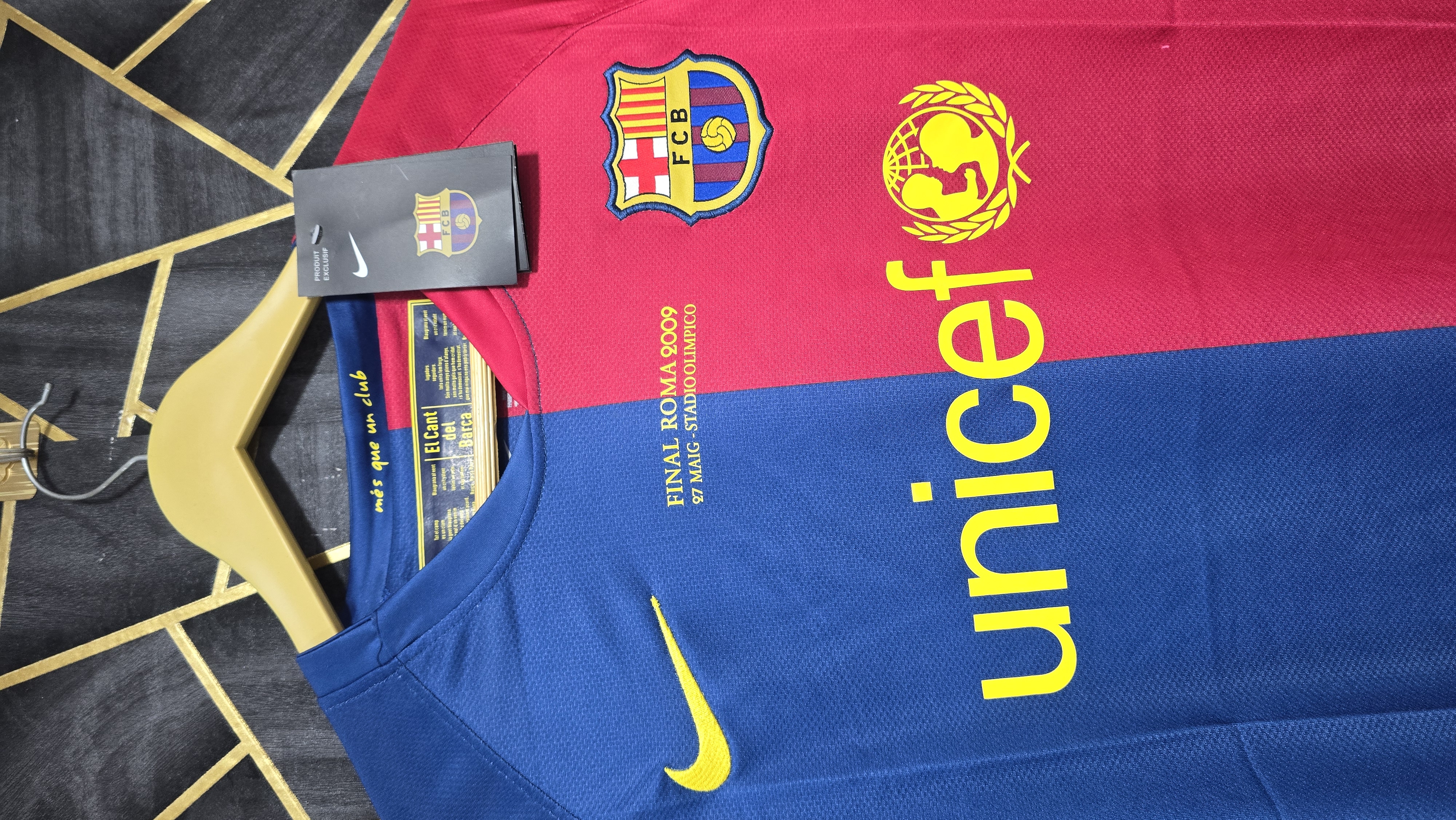 BARCELONA X MESSI 2009 RETRO FULL SLEEVES Thumbnail 4