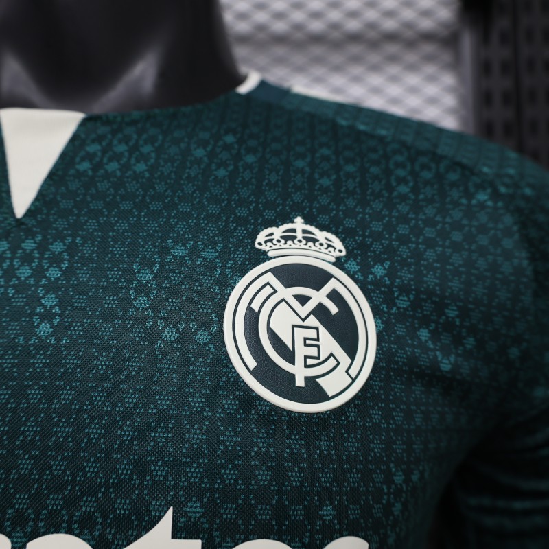 REAL MADRID SECOUND AWAY GREEN FULL SLEEVES PLAYER VERSION 2026/27 Thumbnail 3
