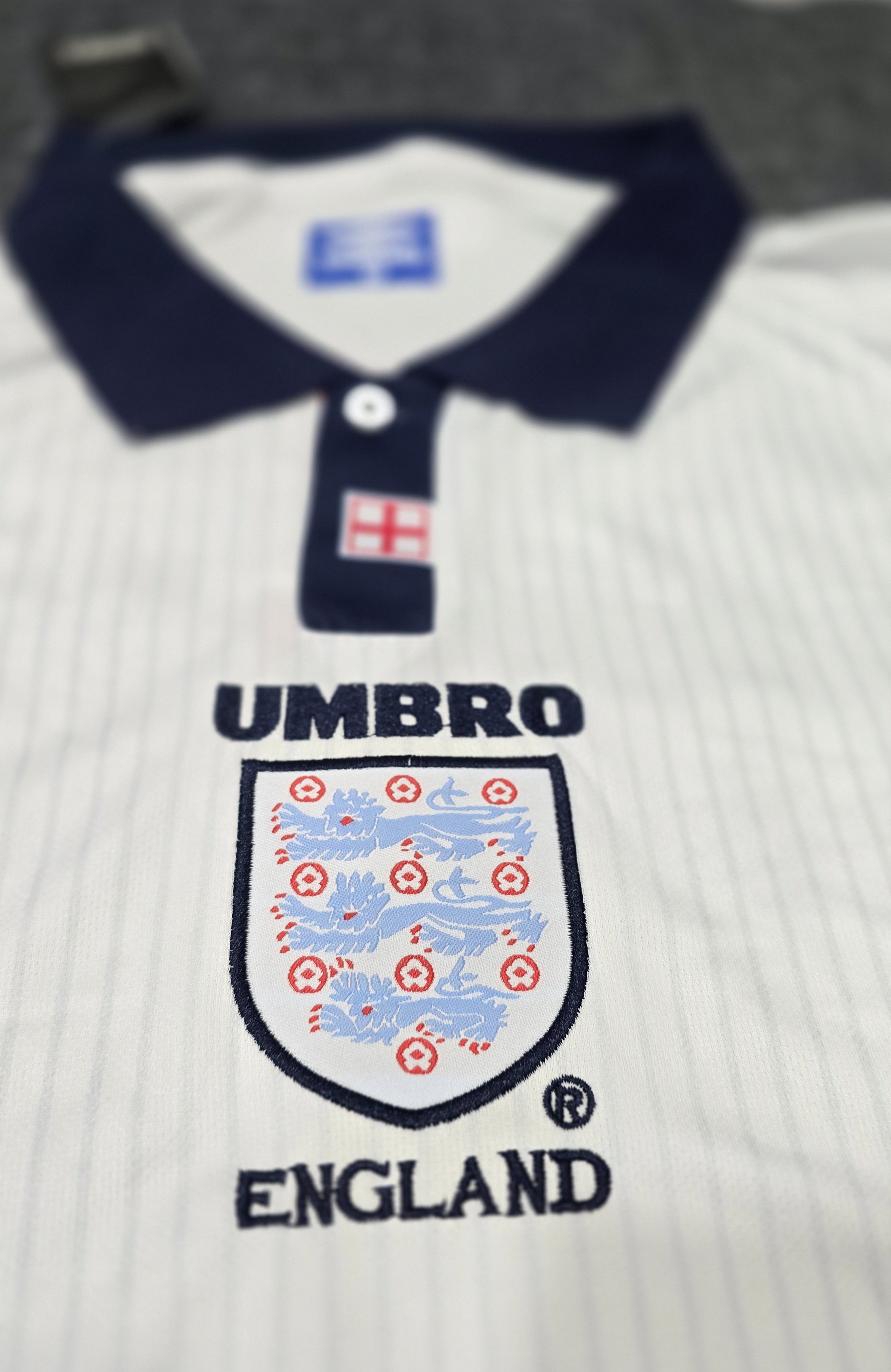 ENGLAND HOME 1998 RETRO OFFICIAL KIT Thumbnail 2