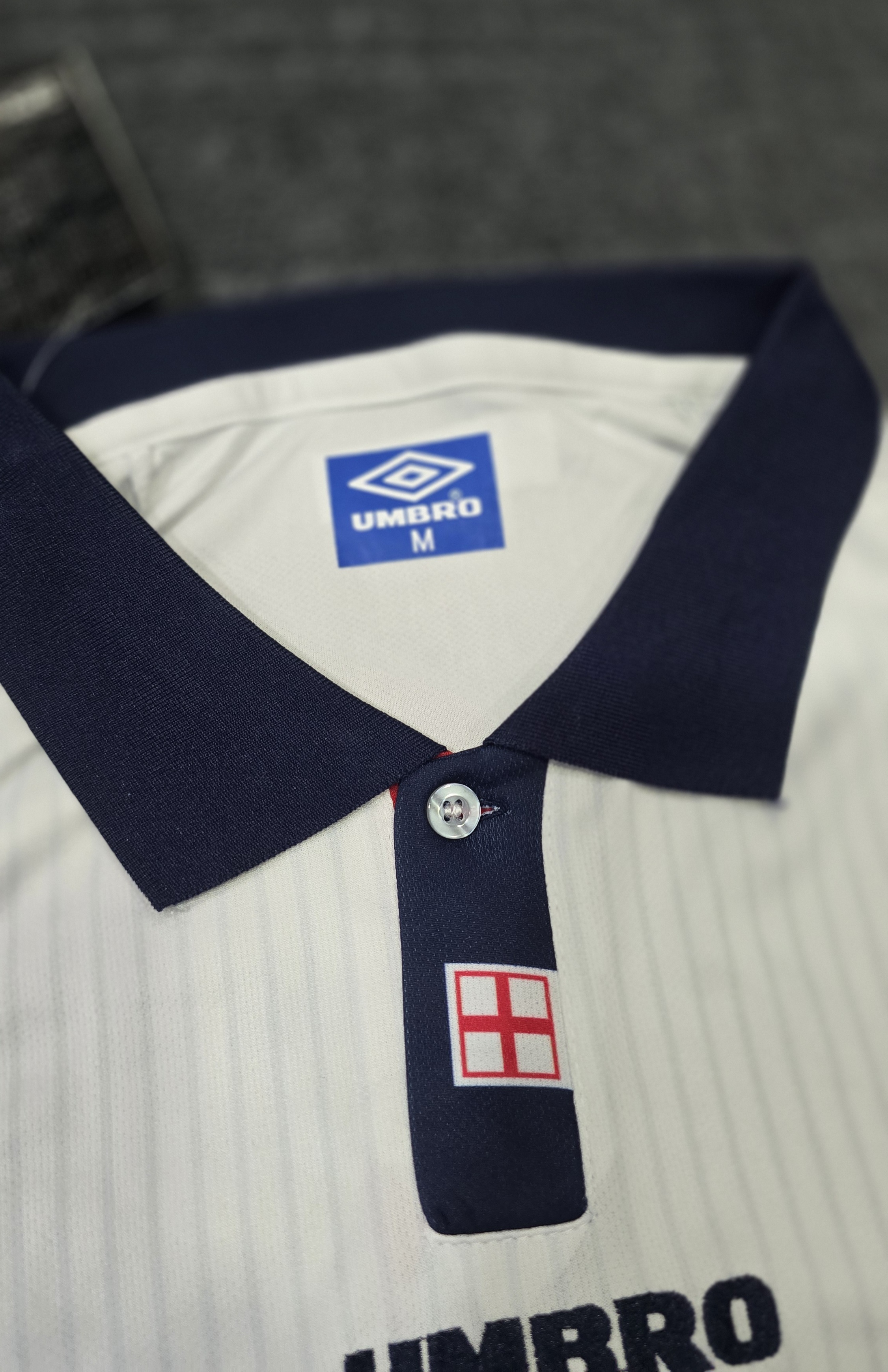 ENGLAND HOME 1998 RETRO OFFICIAL KIT Thumbnail 3