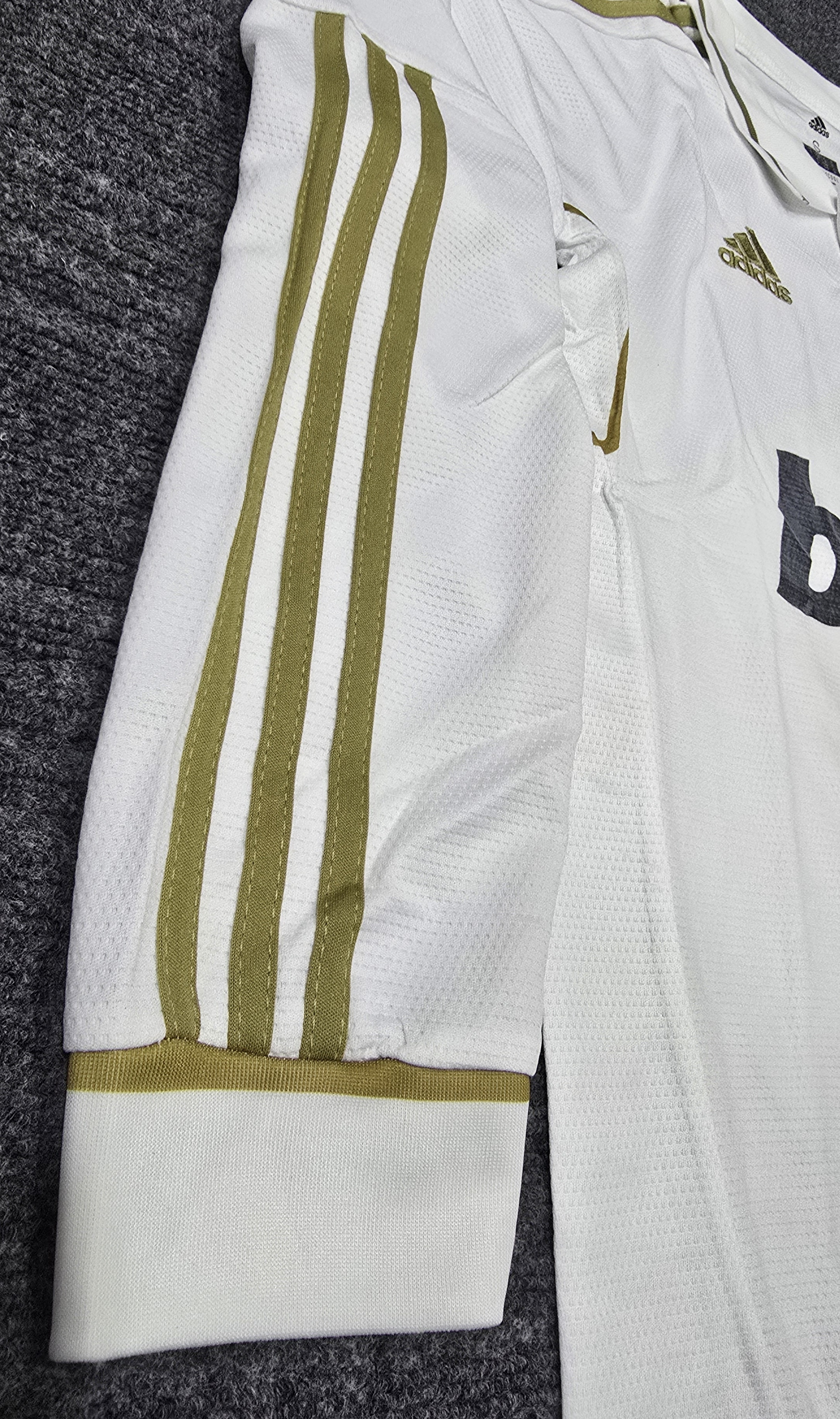 REAL MADRID HOME FULL SLEVEES 2012/13  VINTAGE JERSEY Thumbnail 4