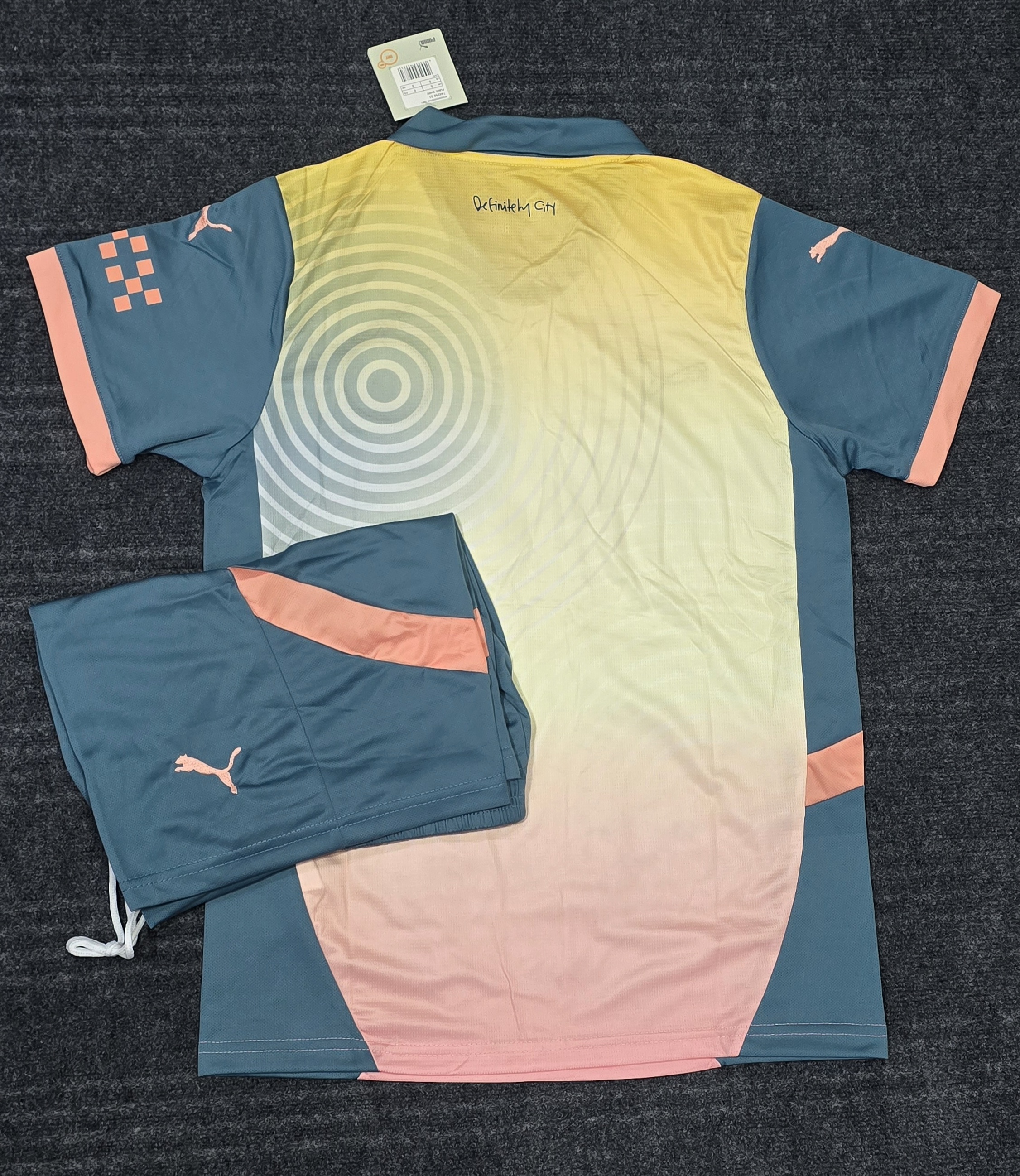 MANCHESTER CITY 4TH 2025 OFFICIAL KIT Thumbnail 4