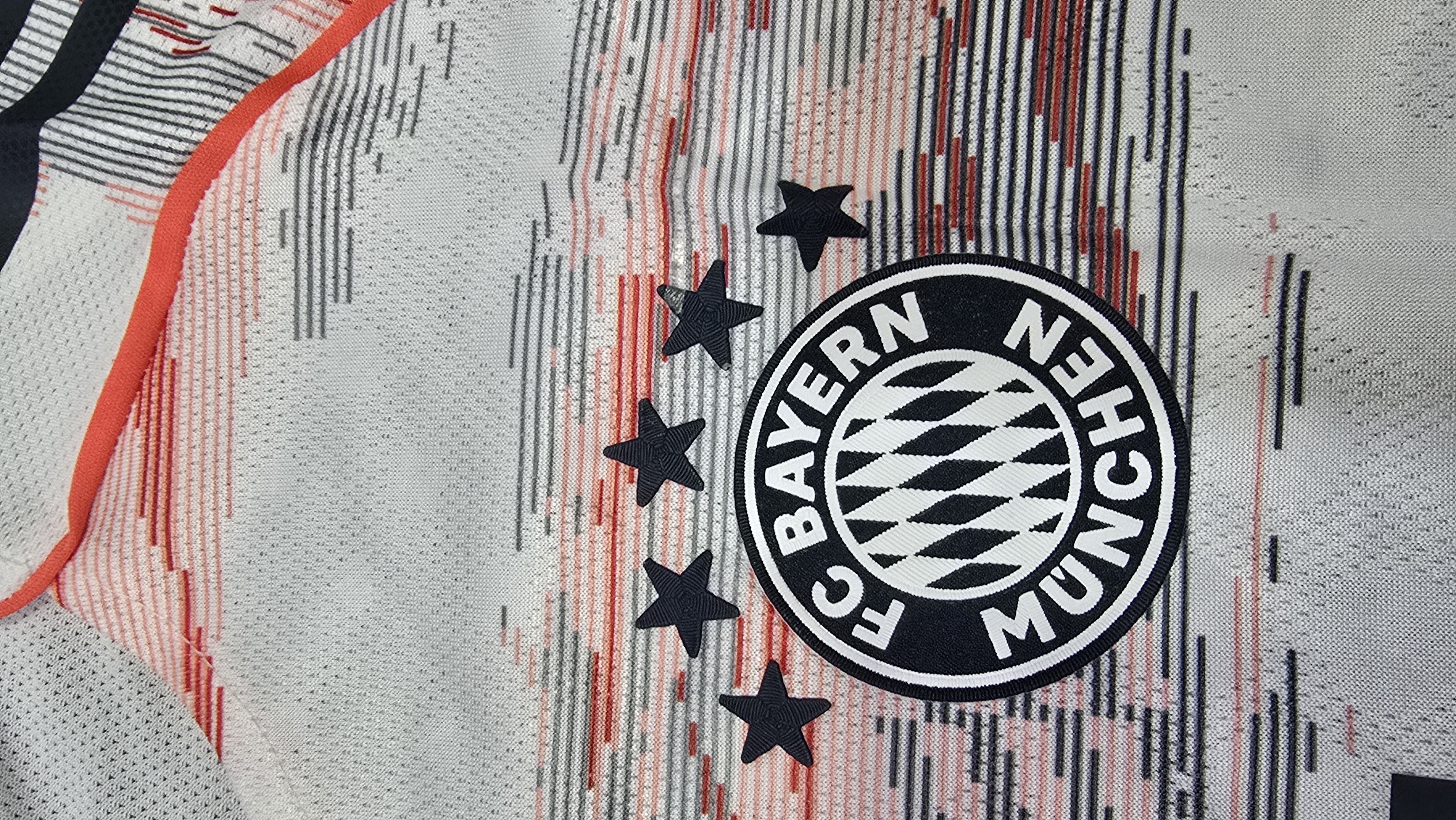 BAYERN AWAY 2025 OFFICIAL PLAYER VERSION Thumbnail 2