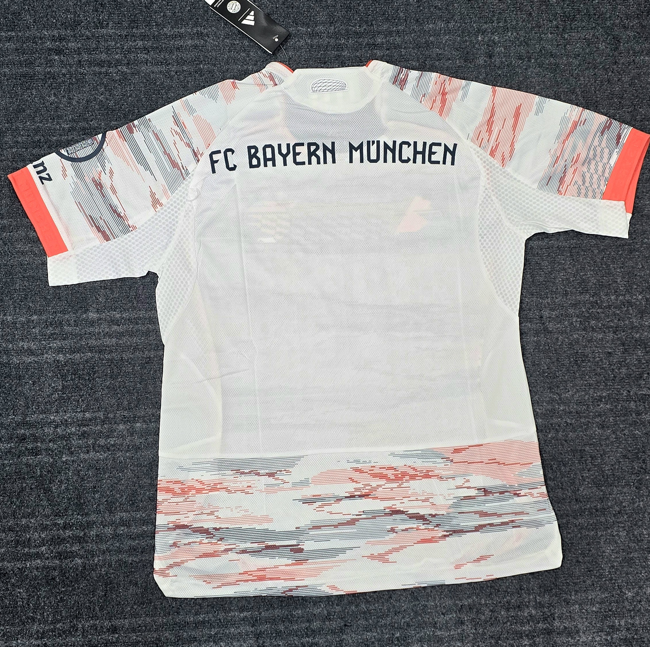 BAYERN AWAY 2025 OFFICIAL PLAYER VERSION Thumbnail 7