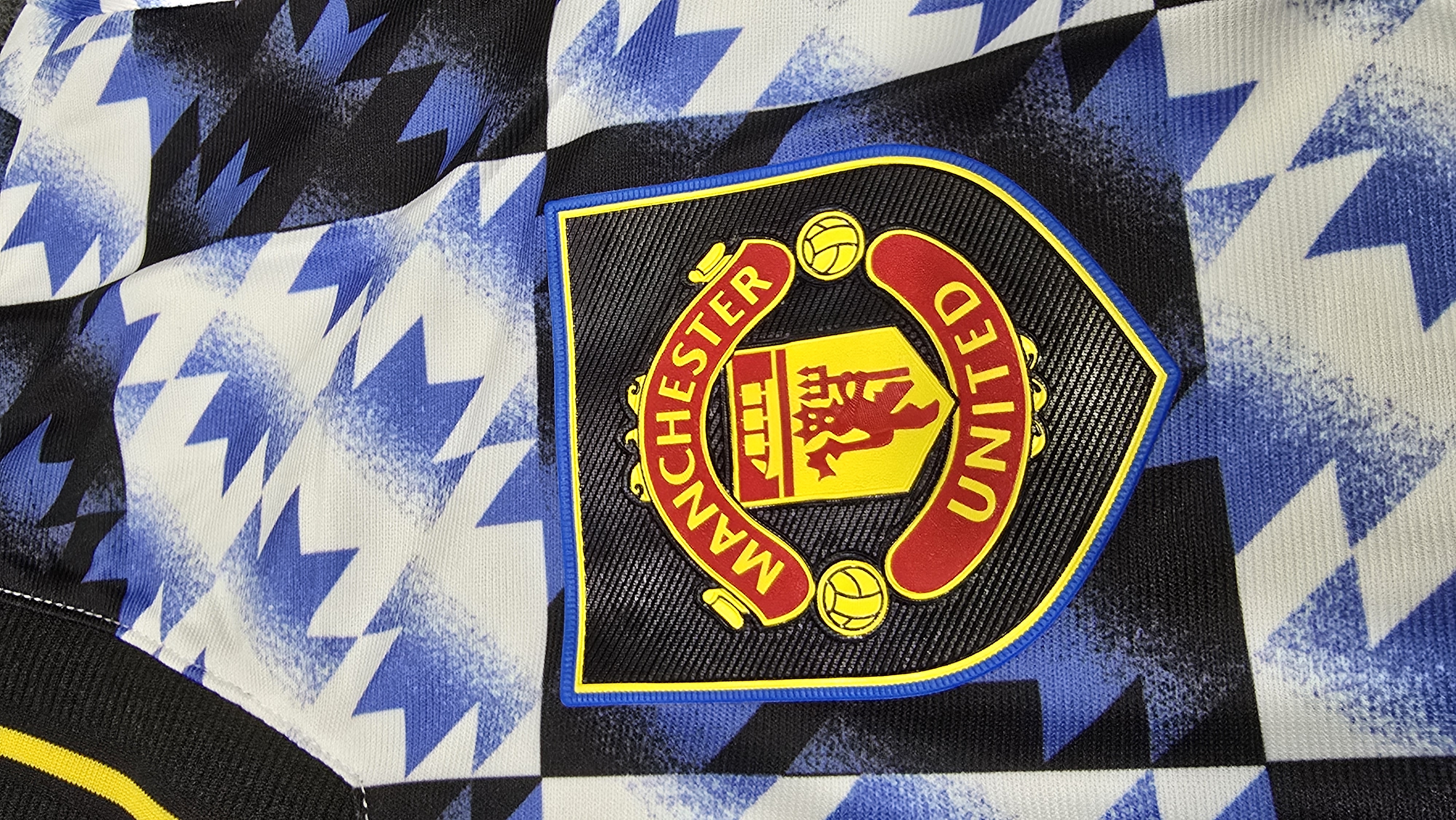 MAN UNITED WHITE BLUE  SPECIAL EDITION 2024/25 PLAYER VERSION Thumbnail 2