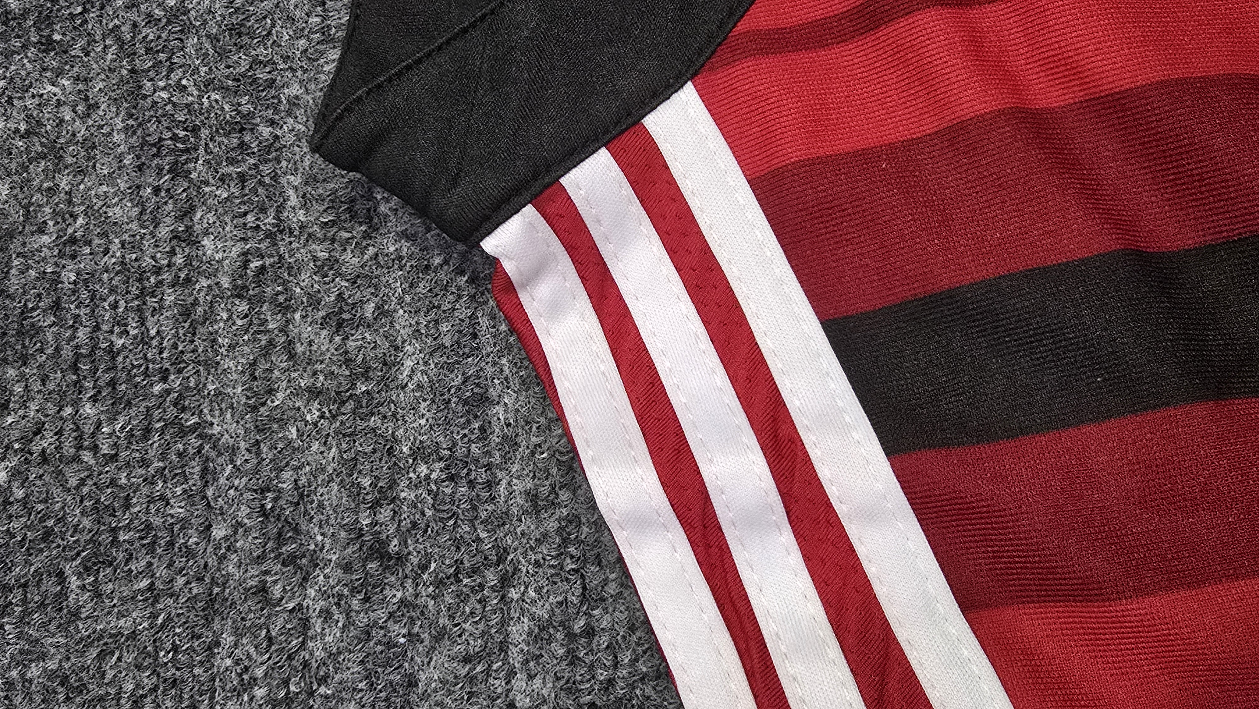 AC MILAN HOME 2014/15 VINTAGE RETRO JERSEY Thumbnail 5