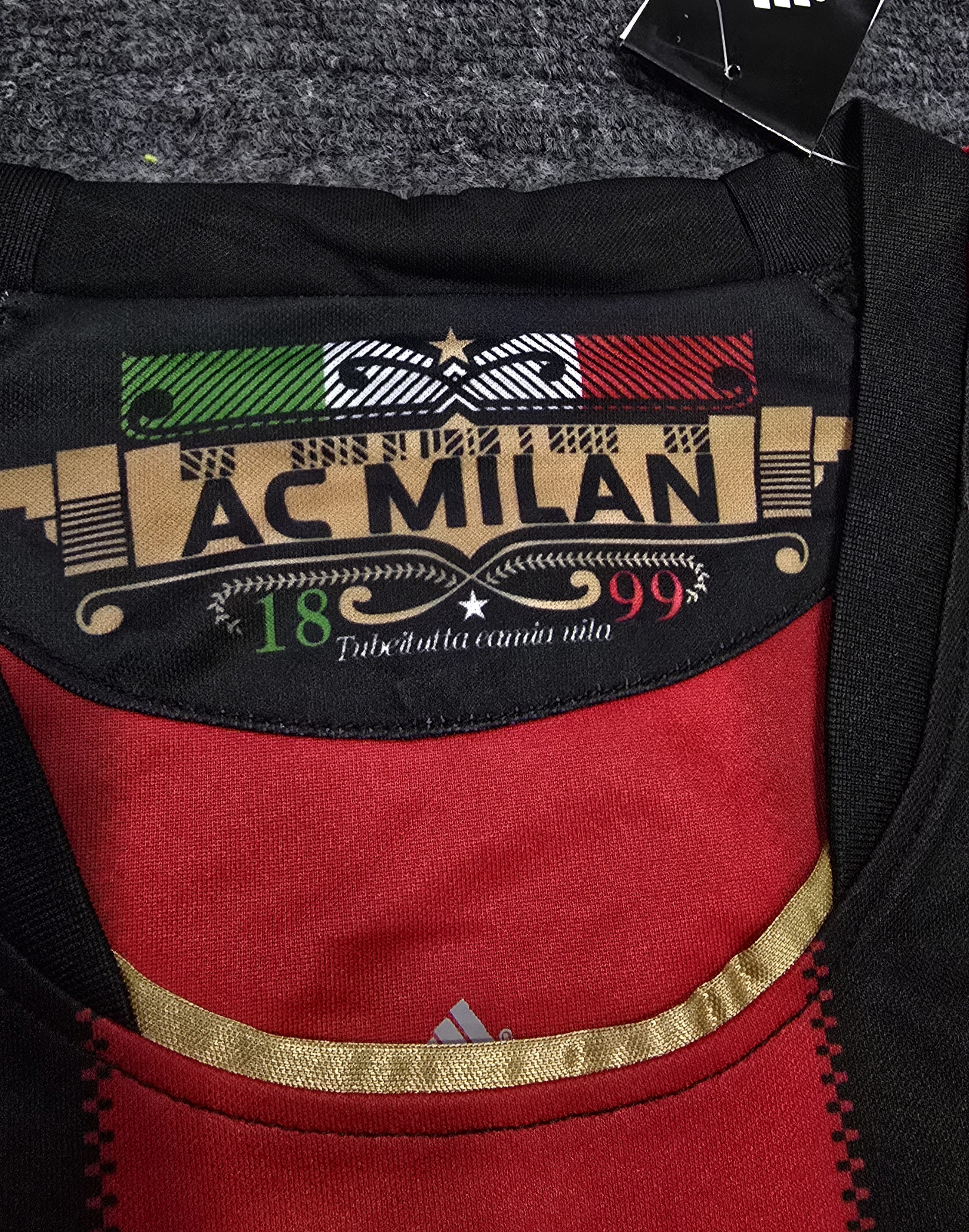 AC MILAN HOME 2011 OFFICIAL VINTAGE RETRO JERSEY Thumbnail 3