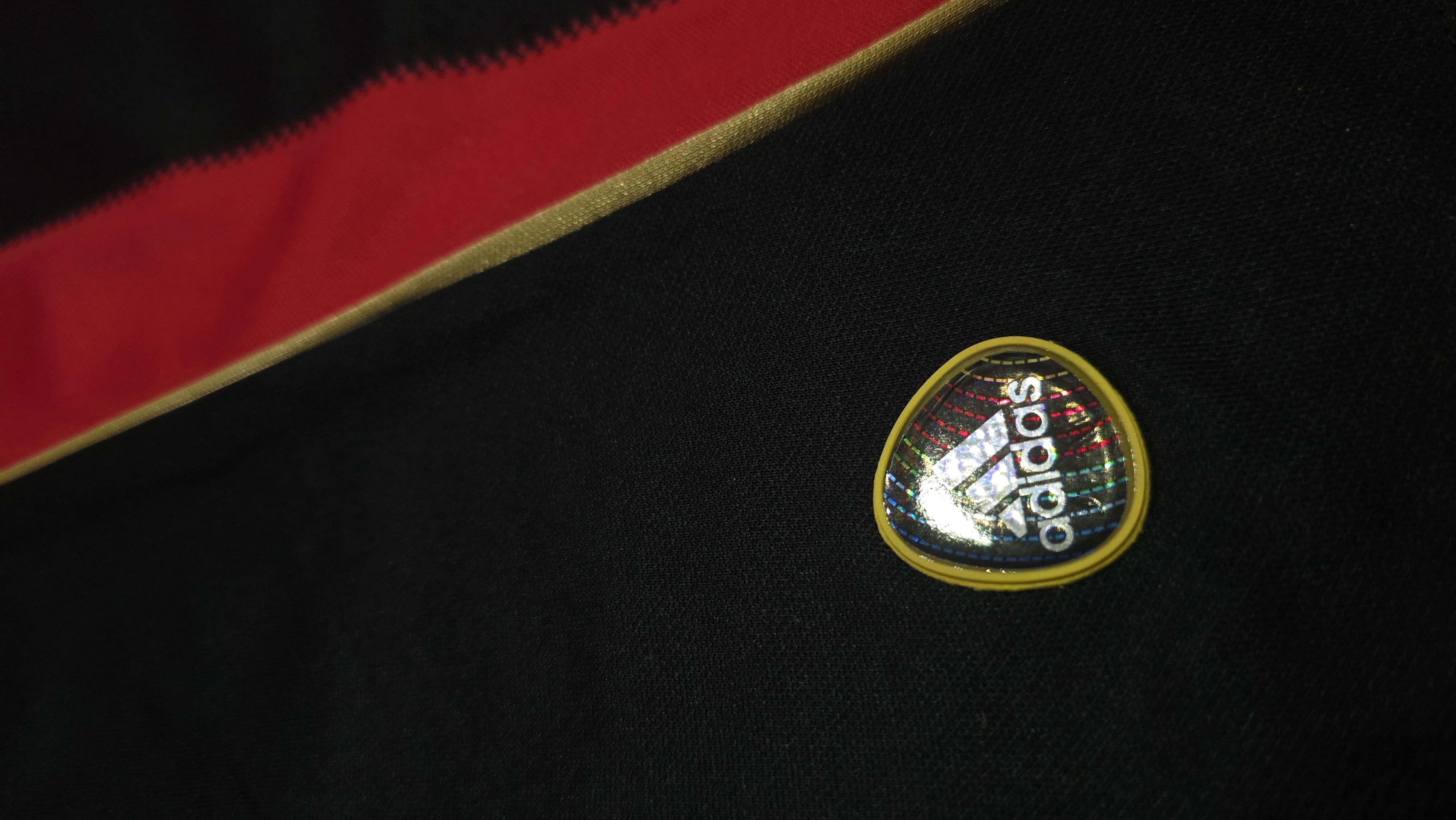 AC MILAN HOME 2011 OFFICIAL VINTAGE RETRO JERSEY Thumbnail 6