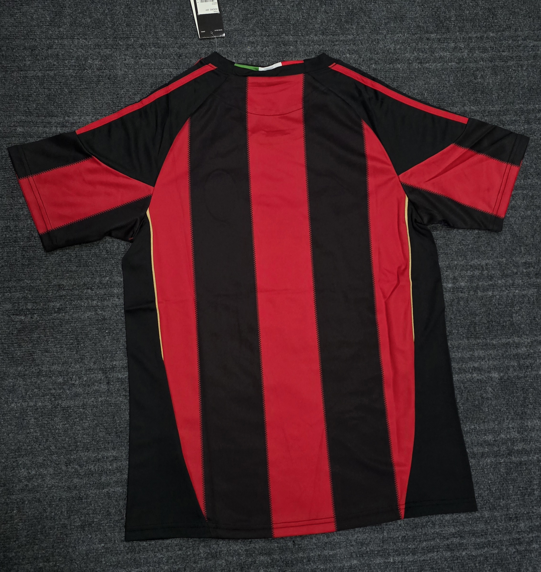 AC MILAN HOME 2011 OFFICIAL VINTAGE RETRO JERSEY Thumbnail 7