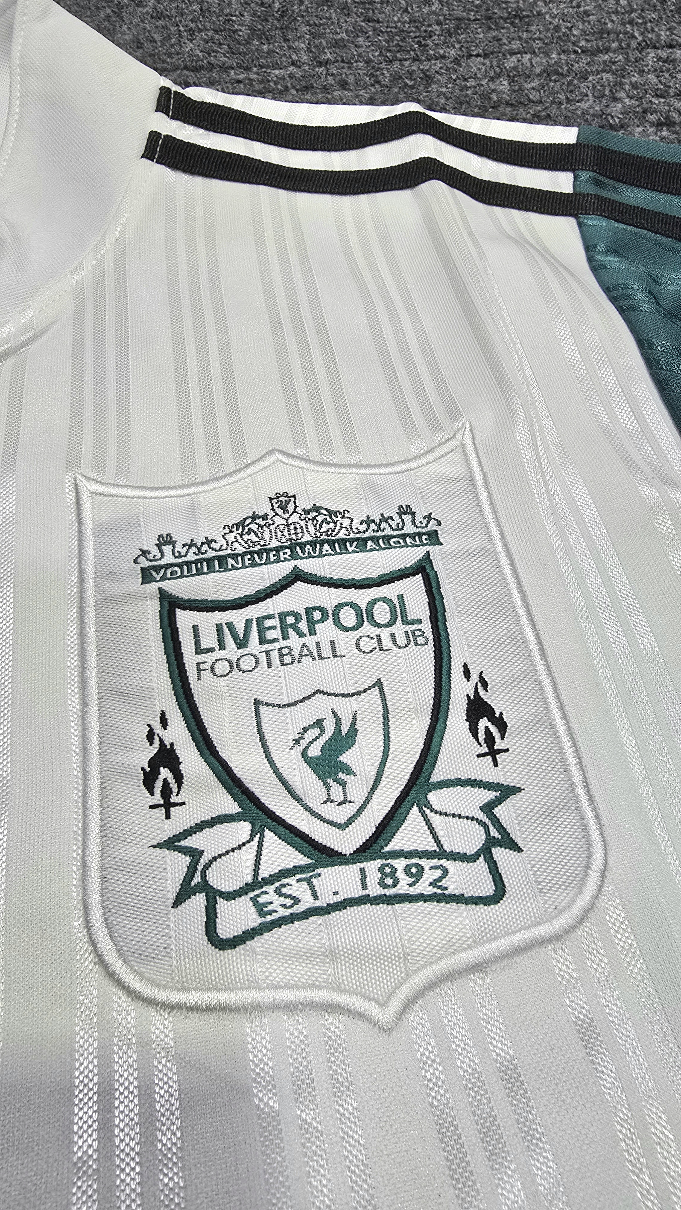 LIVERPOOL WHITE X RICH GREEN 1995 AWAY OFFICIAL VINTAGE RETRO JERSEY Thumbnail 3